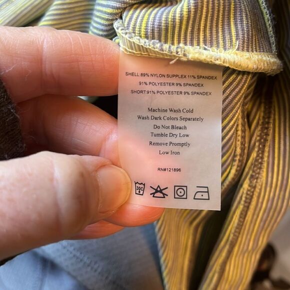 EXCELLENT CONDITION WOMEN’S SIZE MEDIUM TITLE NINE BUTTAH SKORT - Picture 10 of 10